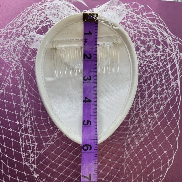 White Veil Netting Rosette Feathers White Fascinator - Picture 11 of 11